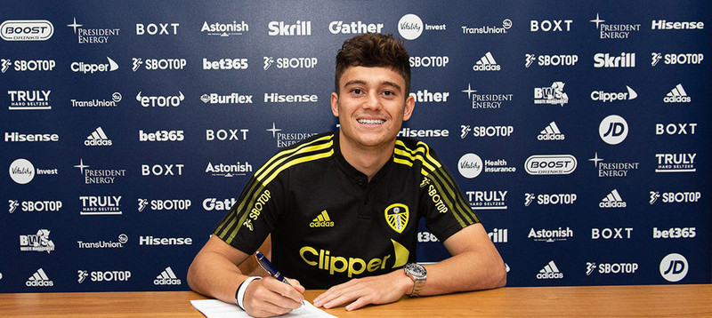 Daniel James skrifaðir undir í dag