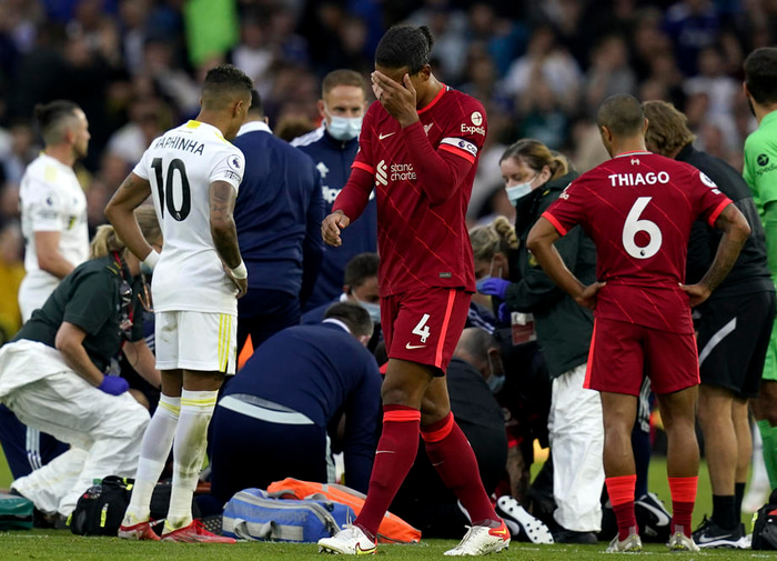 Virgil van Dijk átti erfitt með að sjá Elliott þjást