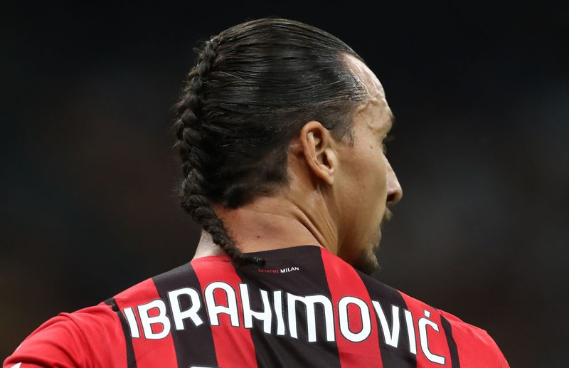 Sjáðu markið: Zlatan hætti að reima til að skora