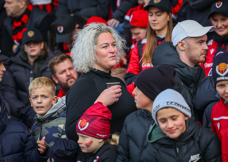 Myndaveisla: Stuð í stúkunni þegar Víkingur varð Íslandsmeistari