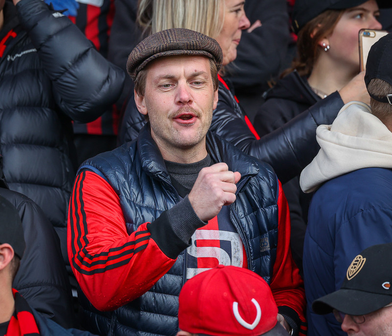 Myndaveisla: Stuð í stúkunni þegar Víkingur varð Íslandsmeistari