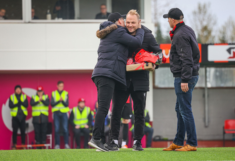 Myndaveisla: Stuð í stúkunni þegar Víkingur varð Íslandsmeistari