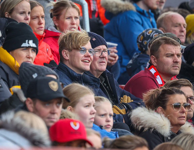 Myndaveisla: Stuð í stúkunni þegar Víkingur varð Íslandsmeistari