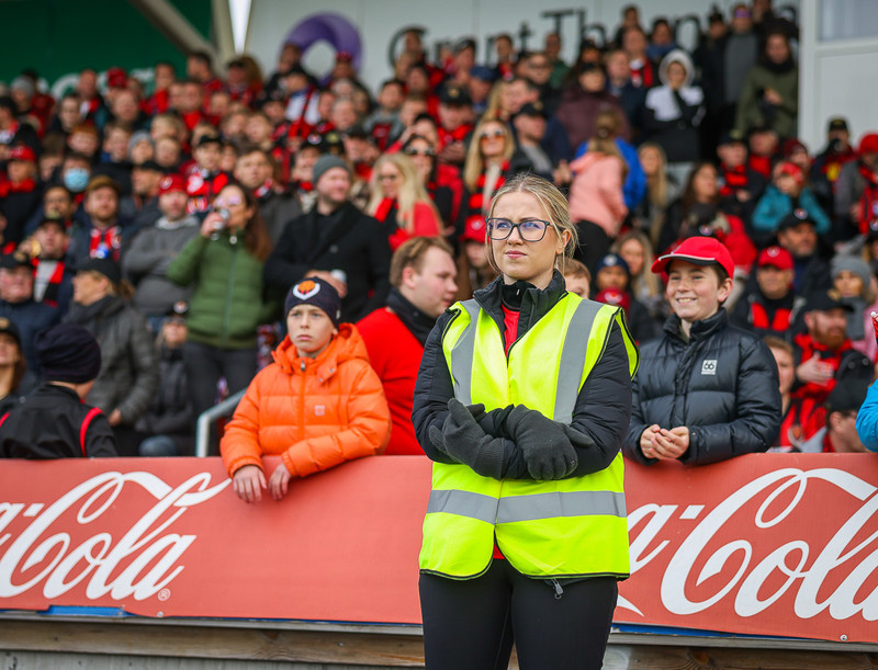 Myndaveisla: Stuð í stúkunni þegar Víkingur varð Íslandsmeistari