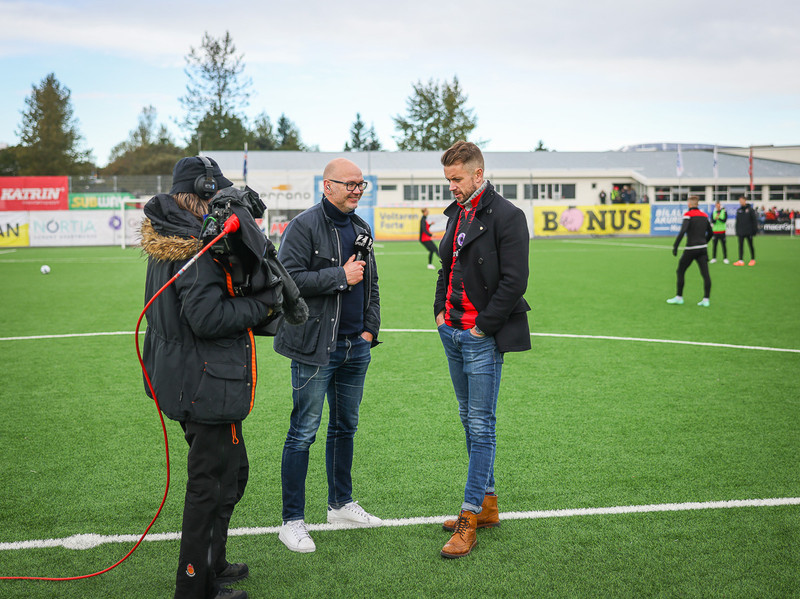 Myndaveisla: Stuð í stúkunni þegar Víkingur varð Íslandsmeistari