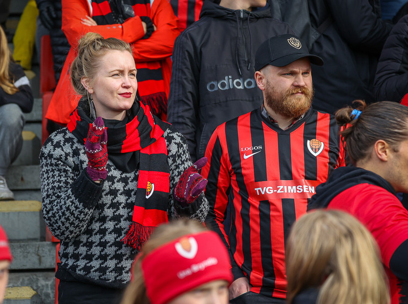 Myndaveisla: Stuð í stúkunni þegar Víkingur varð Íslandsmeistari