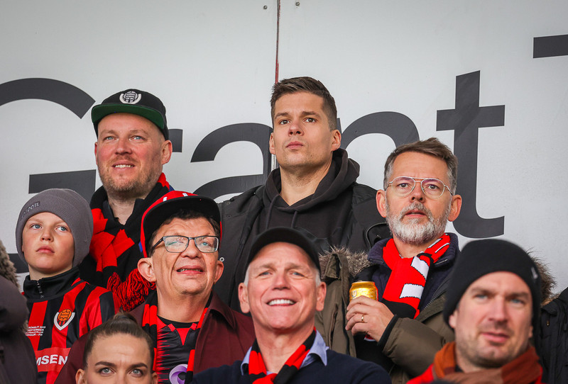 Myndaveisla: Stuð í stúkunni þegar Víkingur varð Íslandsmeistari