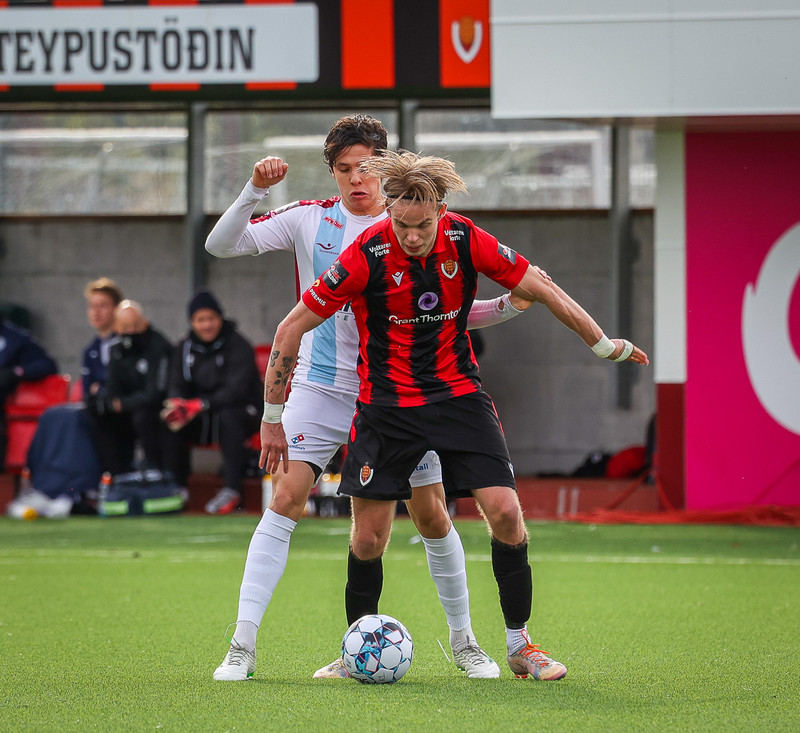 Myndaveisla: Stuð í stúkunni þegar Víkingur varð Íslandsmeistari
