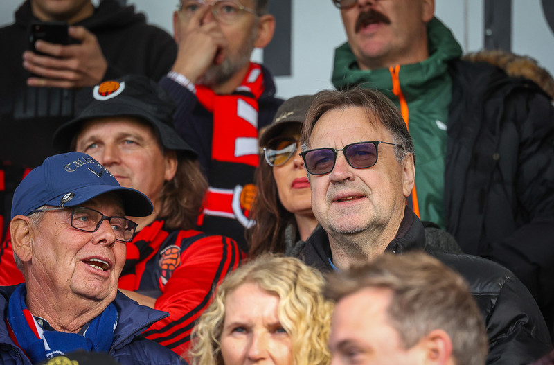 Myndaveisla: Stuð í stúkunni þegar Víkingur varð Íslandsmeistari