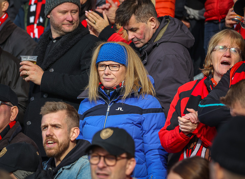 Myndaveisla: Stuð í stúkunni þegar Víkingur varð Íslandsmeistari