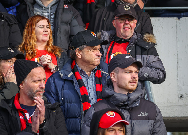 Myndaveisla: Stuð í stúkunni þegar Víkingur varð Íslandsmeistari