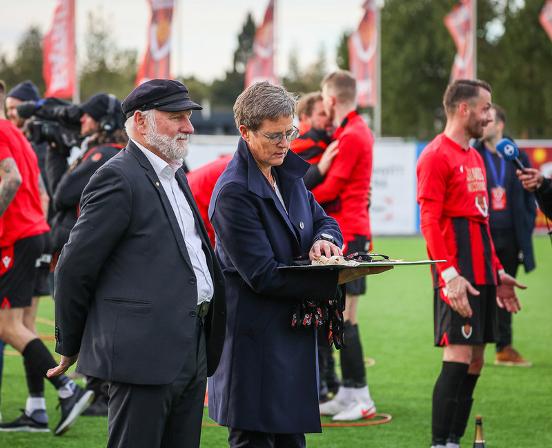 Myndaveisla: Stuð í stúkunni þegar Víkingur varð Íslandsmeistari