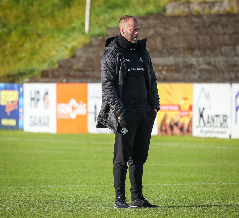 Eiður Smári Guðjohnsen - Langlíklegasti kosturinn. Vann frábært starf með FH áður en hann gerðist aðstoðarlandsliðsþjálfari. Var vikið frá störfum hjá KSÍ undir lok síðasta árs vegna áfengisneyslu í landsliðsverkefni.