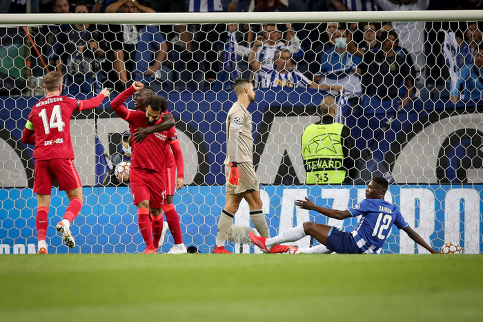 Sadio Mane skoraði eftir glæsilega sendingu frá Mohamed Salah