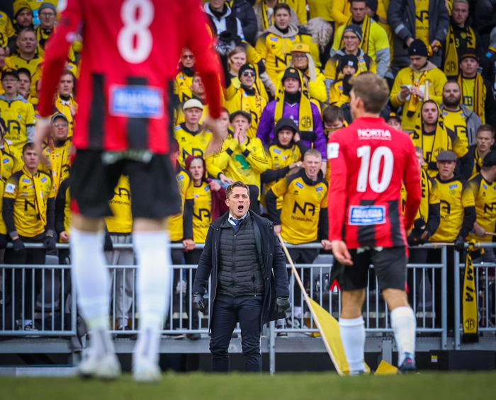 Jói Kalli á hliðarlínunni í dag.
