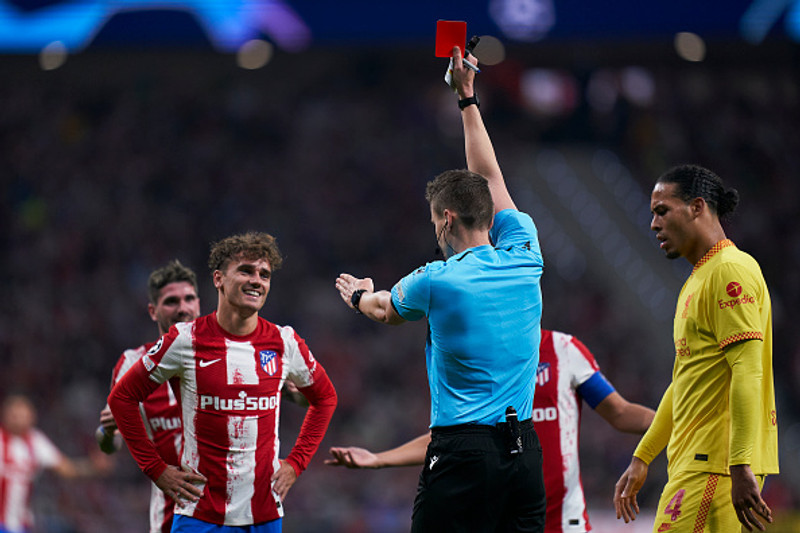 Griezmann fékk rautt.