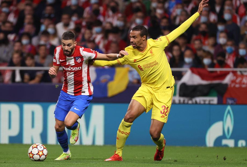 Joel Matip er í vörn Liverpool