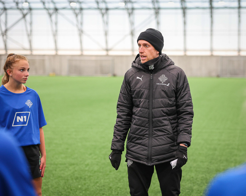 Magnús Örn Helgason þjálfari U17 kvenna.