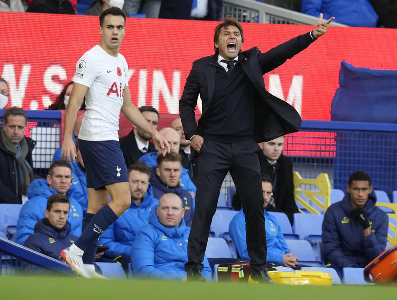Antonio Conte og hans menn í Tottenham mæta Leeds