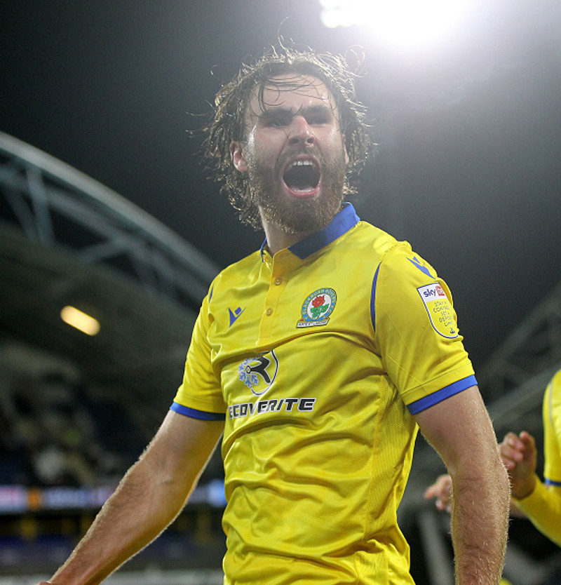 Blackburn nýtir sér ákvæði og framlengir við Brereton (Staðfest)