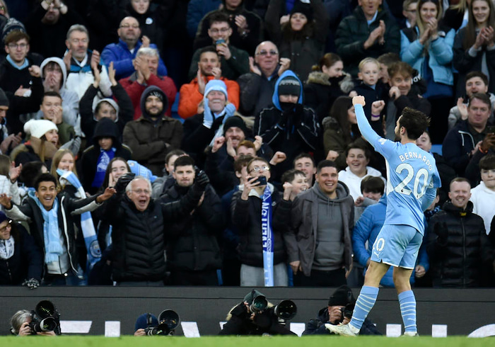 Bernardo Silva skoraði tvö fyrir Man City