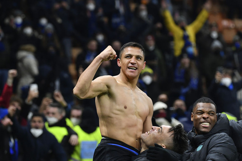 Sanchez kom af bekknum.