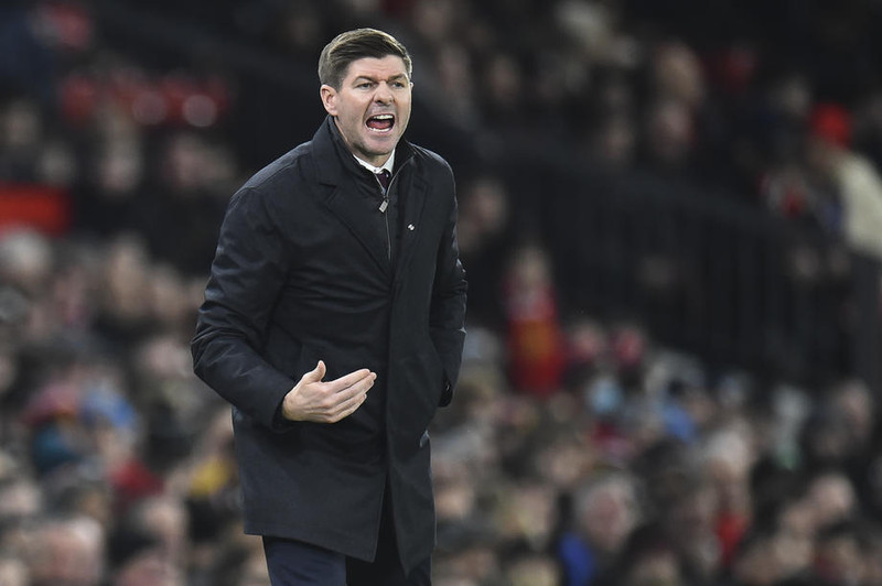 Gerrard hundfúll: Eitt augljósasta rauða spjald sem ég hef séð