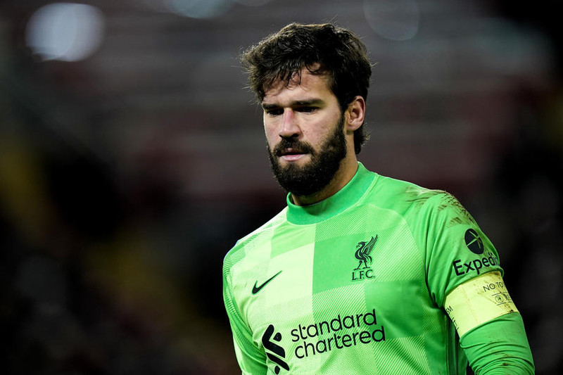 <b>Markvörður - Alisson (Liverpool)</b> - Hafði nóg að gera gegn Crystal Palace, var vel á verði og bjargaði Liverpool.