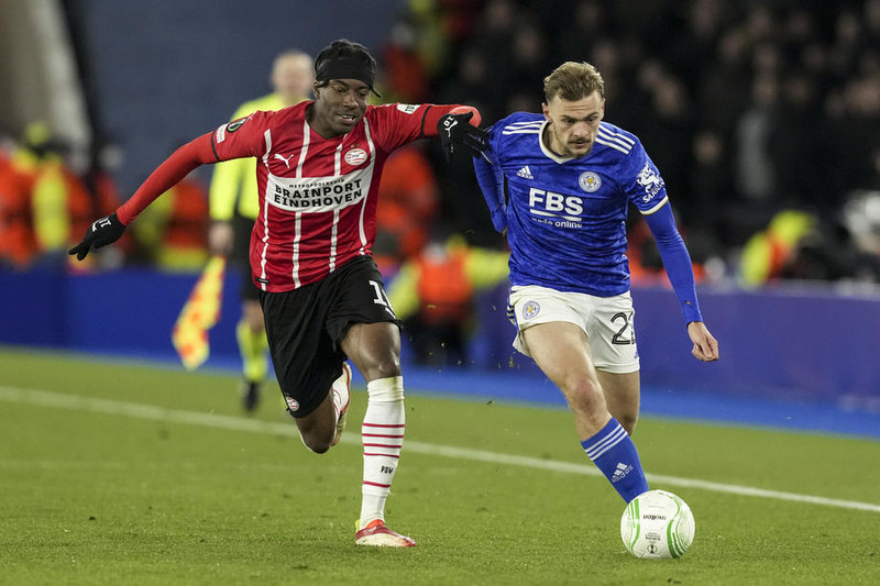 <b>Kiernan Dewsbury-Hall</b>. Átti góðan leik, skoraði og lagði upp í sigri Leicester. Leicester er allt í einu lið sem gæti náð einhverjum takti eftir erfitt tímabil. Fyrsta markið hjá Kiernan í efstu deild.