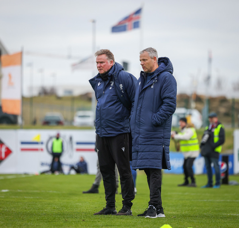 Heimir og aðstoðarmaður hans, Helgi Sigurðsson.