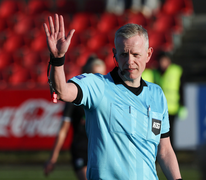 Guðmundur Páll dæmdi leikinn