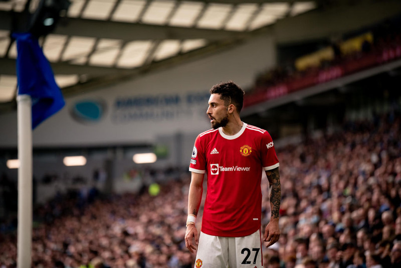 Alex Telles.