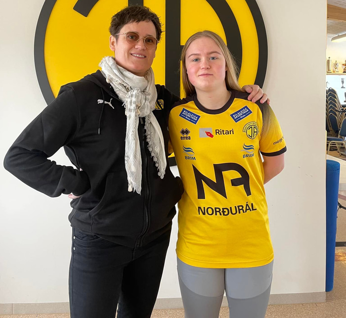 Skrifaði í vetur undir sinn fyrsta samning við ÍA