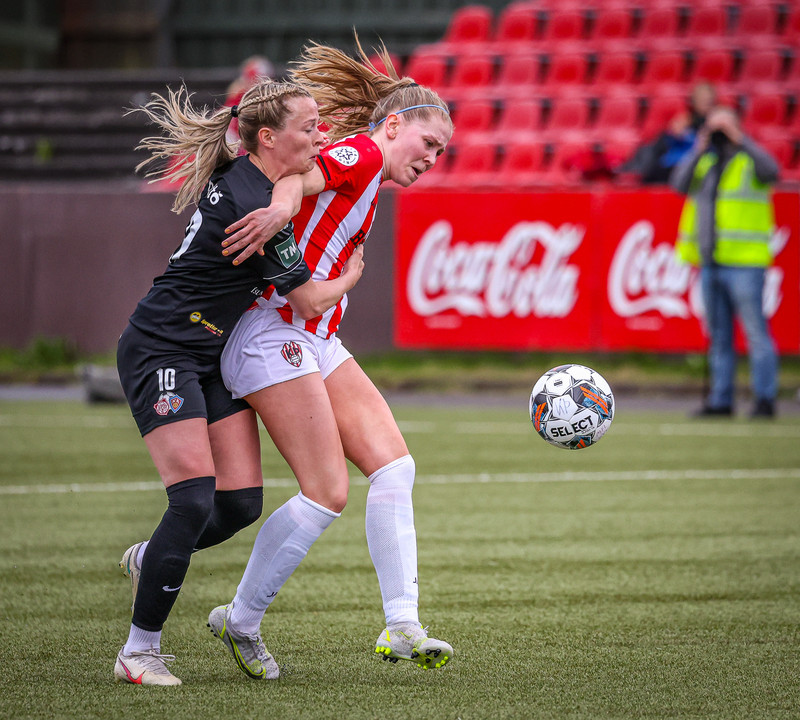 Myndaveisla: Þróttur vann Þór/KA stórt