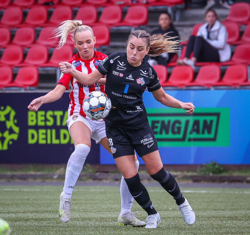 Myndaveisla: Þróttur vann Þór/KA stórt