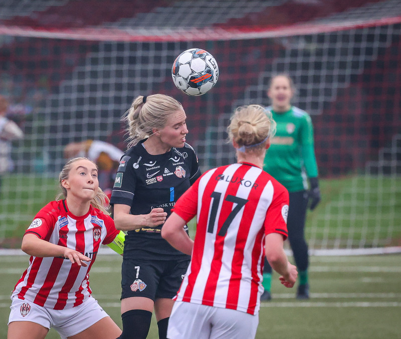 Myndaveisla: Þróttur vann Þór/KA stórt