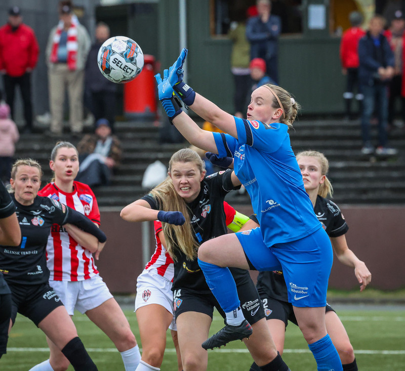 Myndaveisla: Þróttur vann Þór/KA stórt