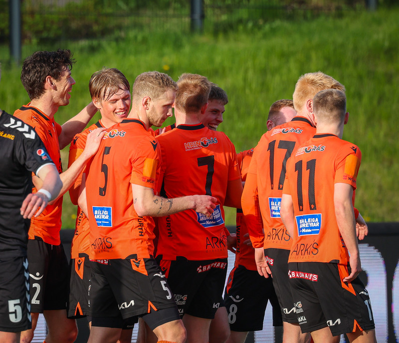 Árbæingar búa sig undir að bikarinn fari á loft á morgun