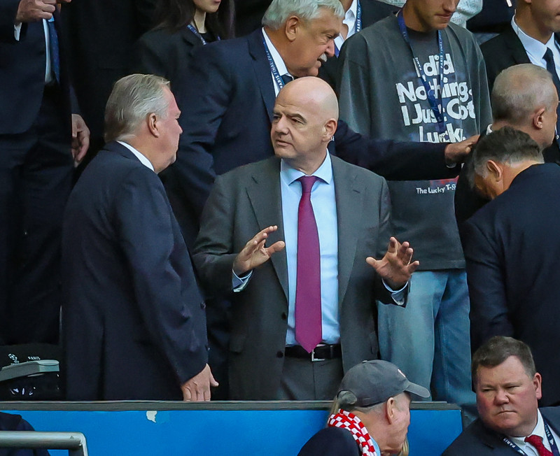 Ekki búist við afsögn Infantino á krísufundinum