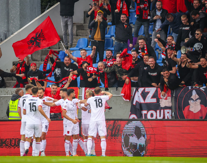 Albanía spilar við Ísrael í B-deildinni