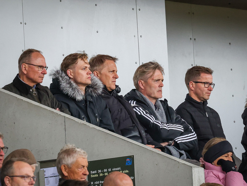 Bjarni númer tvö í efstu röð - Góðmennt í stúkunni