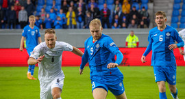 Sveinn Aron Guðjohnsen á leið til Víkings