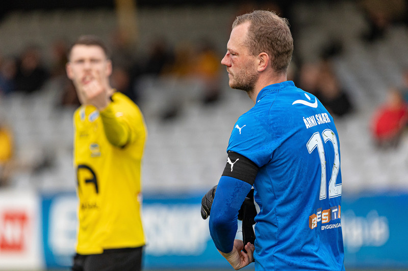 Myndir: Árni Snær fékk stóran skurð í andliti gegn KR