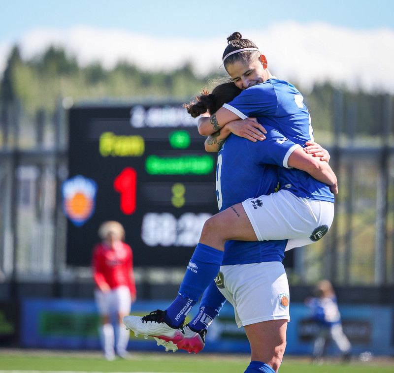 Jessie Ray og Ana Bral verða ekki áfram með liðinu í sumar.