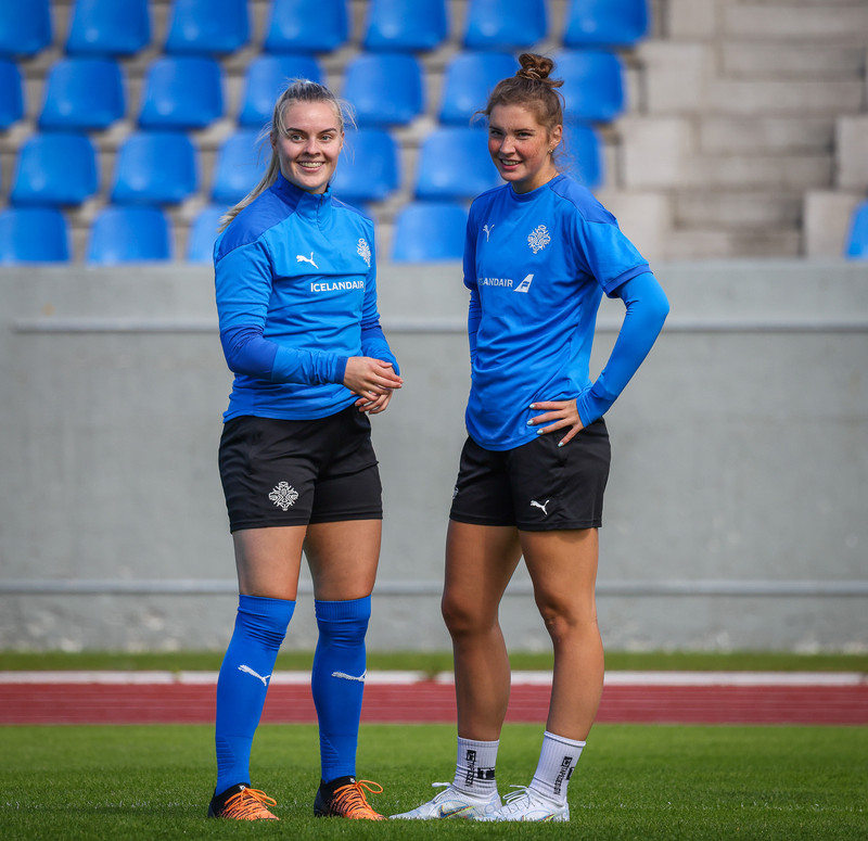 Guðný og Karólína Lea Vilhjálmsdóttir á æfingu.