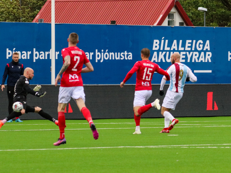 Myndaveisla: Valur vann Leikni í Bestu-deildinni