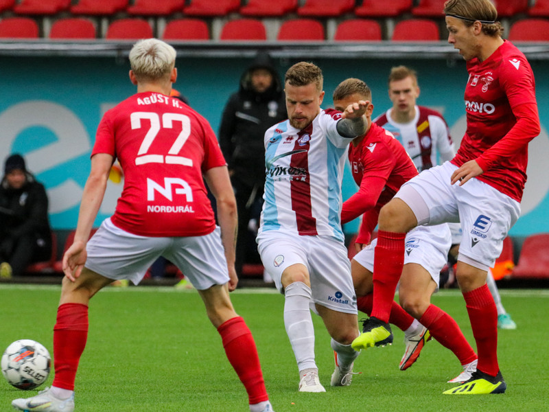 Myndaveisla: Valur vann Leikni í Bestu-deildinni