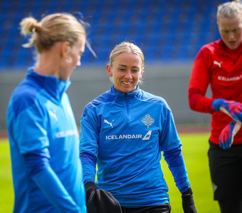 Spurning hver ber fyrirliðabandið á EM - „Það eru allir leiðtogar"