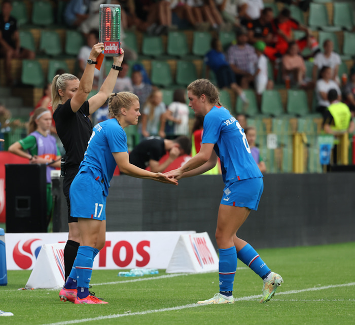 Númer 17 og númer átta.