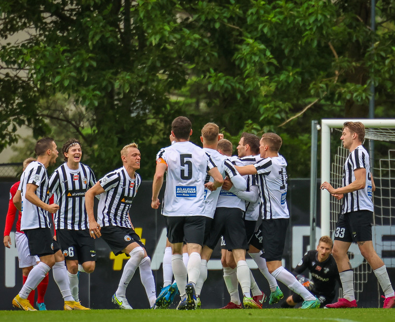 Myndaveisla: Sex mörk í jafntefli KR og Vals